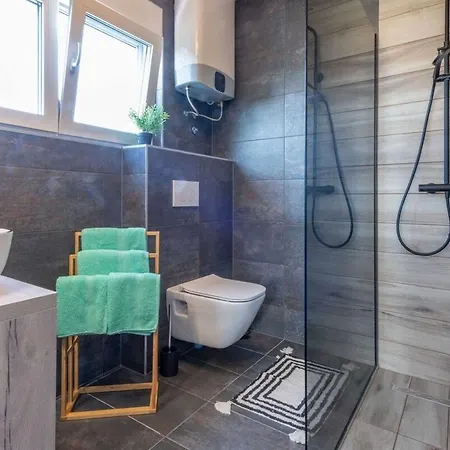 Rovena, A Modern&luxurious Istrian Juršići